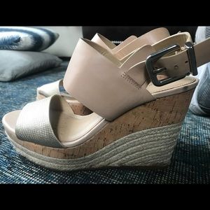 Antonio Melani wedged